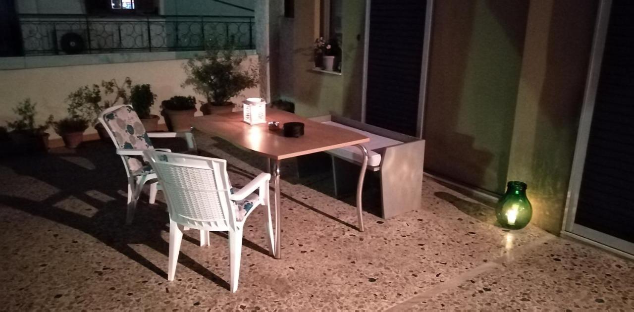 Апартаменти Ομορφο Διαμερισμα Με Μεγαλες Βεραντες Афіни Екстер'єр фото